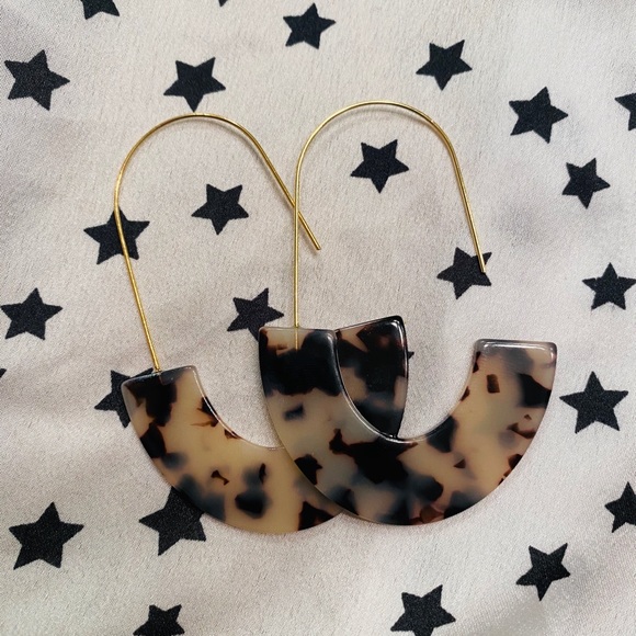 Jewelry - Acrylic Cheetah Earrings